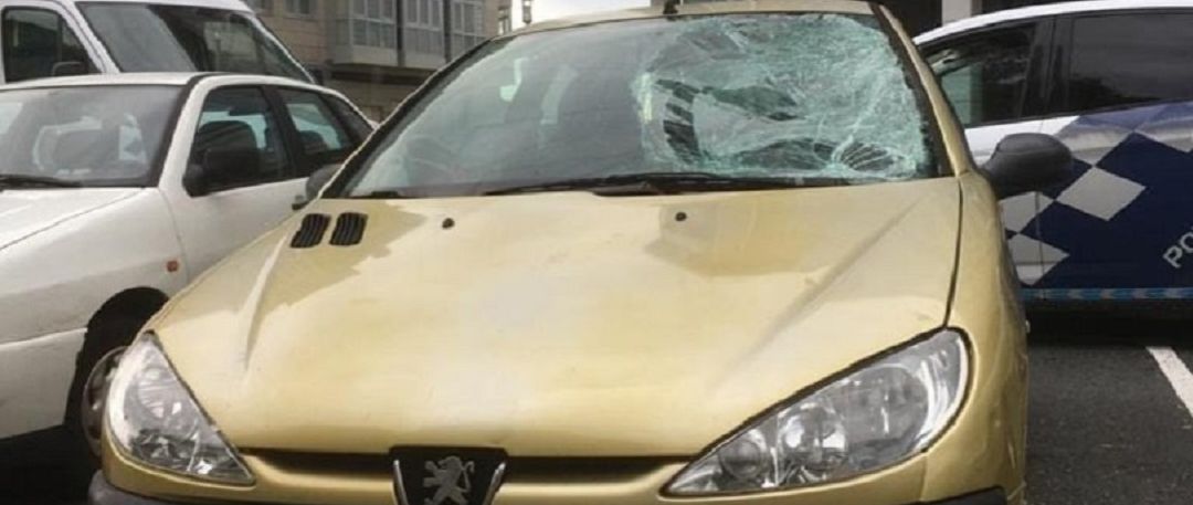 Coche identificado por la Policía Local como autor de un atropello a un hombre en la Ronda de Outeiro, en A Coruña Coche identificado por la Policía Local como autor de un atropello a un hombre en la Ronda de Outeiro, en A Coruña