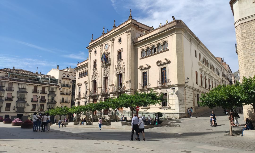 El salón de plenos del Ayuntamiento de Jaén vivirá mañana lunes un pleno para pedir la aprobación de la adhesión a los fondos de ordenación El salón de plenos del Ayuntamiento de Jaén vivirá mañana lunes un pleno para pedir la aprobación de la adhesión a los fondos de ordenación