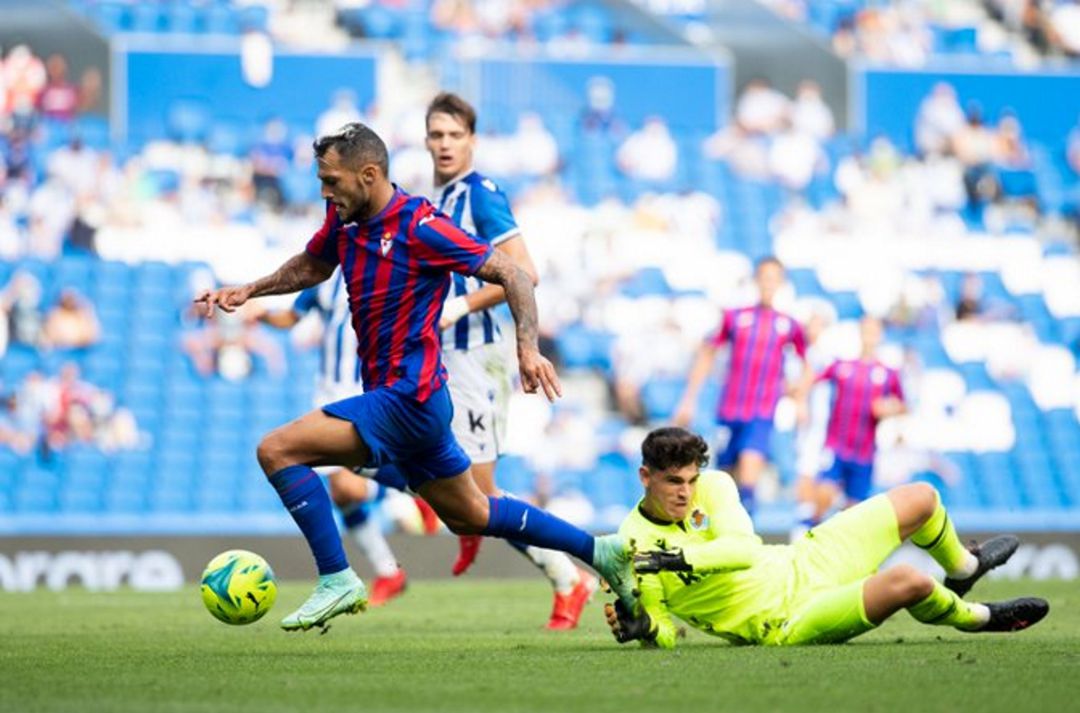 Stoichkov marca el segundo gol del Eibar en Ipurua Stoichkov marca el segundo gol del Eibar en Ipurua