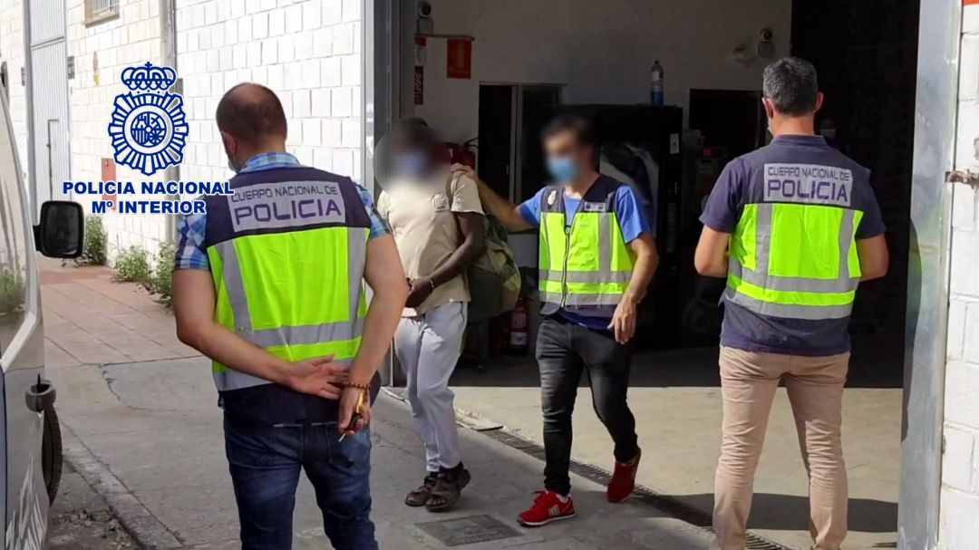 Detenidos en la operación llevaba a cabo por la Policía Nacional Detenidos en la operación llevaba a cabo por la Policía Nacional