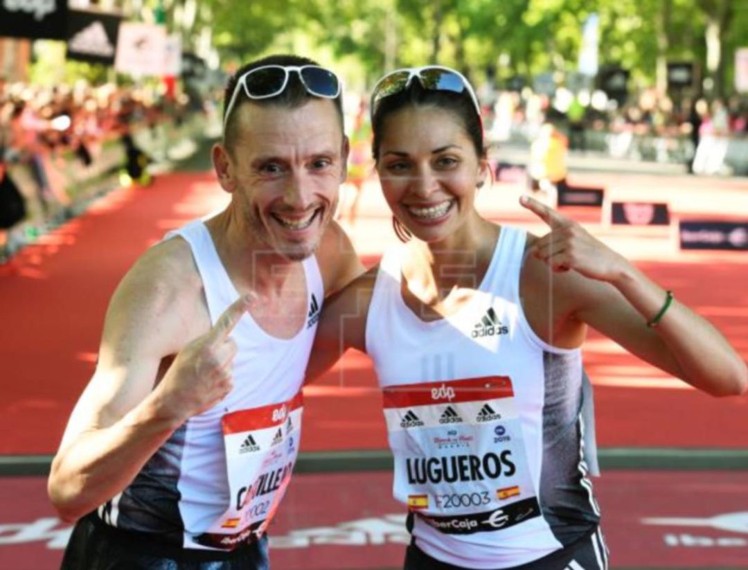 El atleta Carles Castillejo y la atleta Nuria Lugueros tras entrar en meta como ganadores de la media Maratón masculina y femenina en el Paseo de la Castellana de Madrid, que se ha transformado este sábado en una gran pista de atletismo. Un total de 35.000 corredores se enfrentan a las tres modalidades de la prueba. El atleta Carles Castillejo y la atleta Nuria Lugueros tras entrar en meta como ganadores de la media Maratón masculina y femenina en el Paseo de la Castellana de Madrid, que se ha transformado este sábado en una gran pista de atletismo. Un total de 35.000 corredores se enfrentan a las tres modalidades de la prueba.