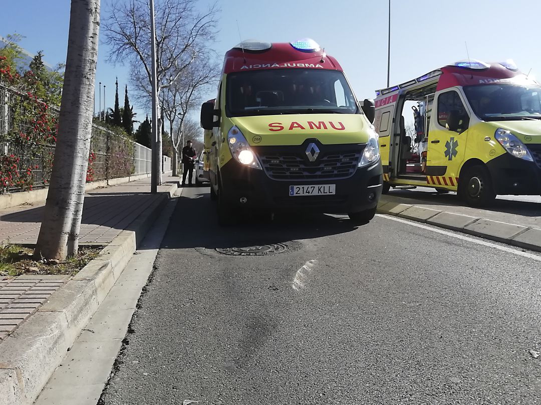 El SAMU asiste a un trabajador tras un accidente laboral en la estación de Adif de Castellón El SAMU asiste a un trabajador tras un accidente laboral en la estación de Adif de Castellón