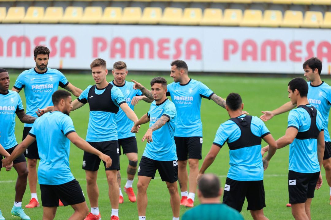 La plantilla del Villarreal entrena en el Mini Estadi La plantilla del Villarreal entrena en el Mini Estadi