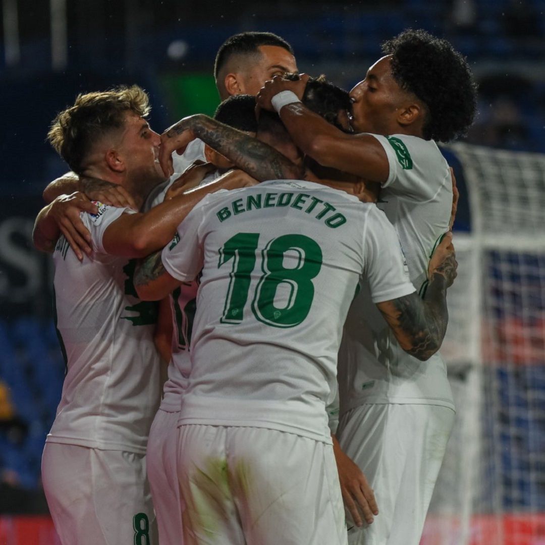 Los jugadores del Elche celebran el gol de Lucas Pérez Los jugadores del Elche celebran el gol de Lucas Pérez