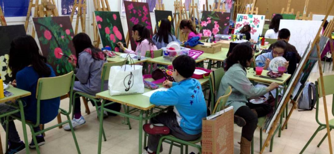 Artes plásticas es una de las extraescolares a disfrutar de manera gratuita Artes plásticas es una de las extraescolares a disfrutar de manera gratuita