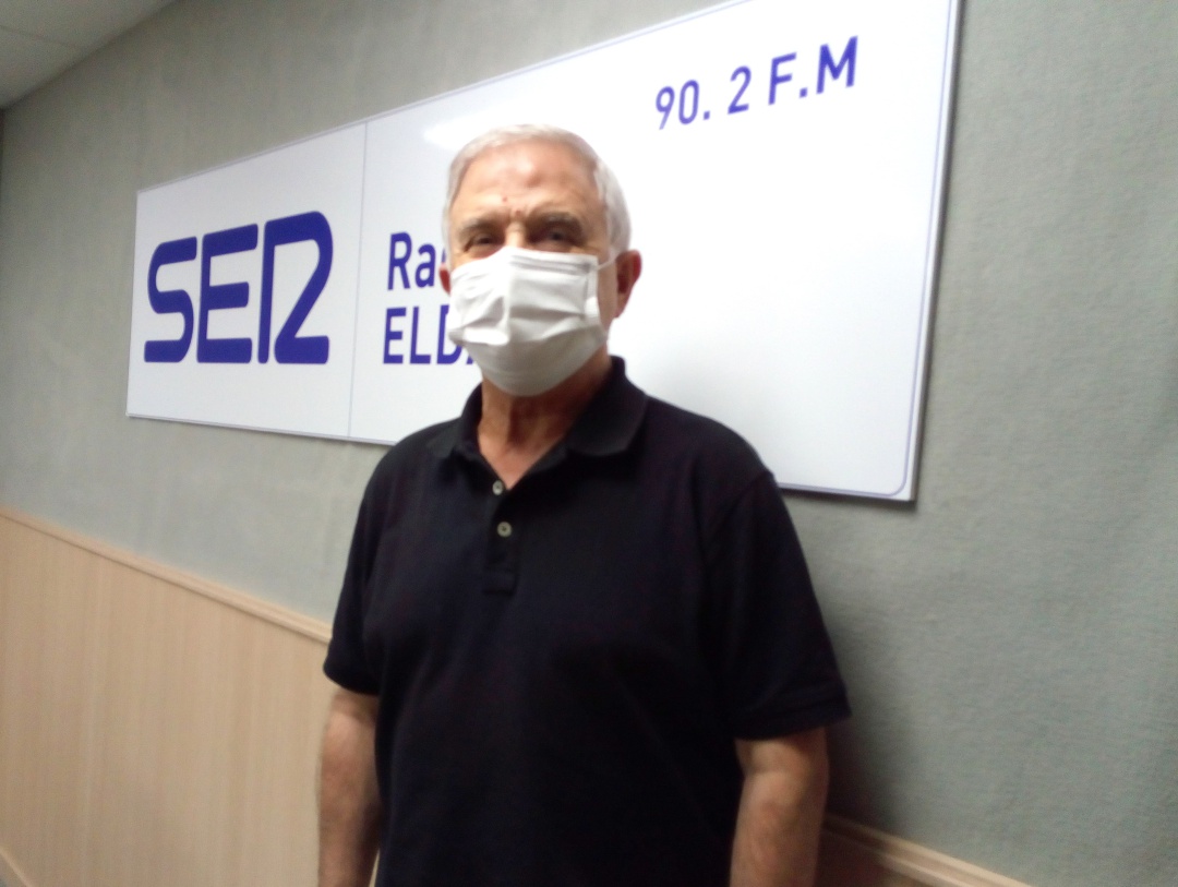 Francis Valero, empresario eldense, en el estudio de Radio Elda SER Francis Valero, empresario eldense, en el estudio de Radio Elda SER