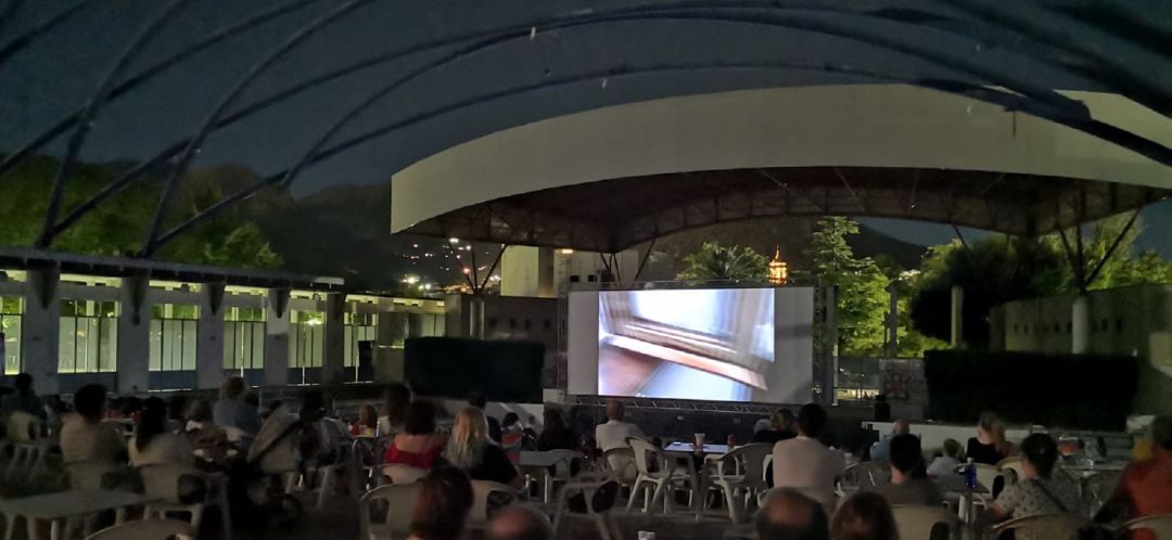 Más de 5.400 jiennenses han pasado por el cine de verano de la capital. Más de 5.400 jiennenses han pasado por el cine de verano de la capital.