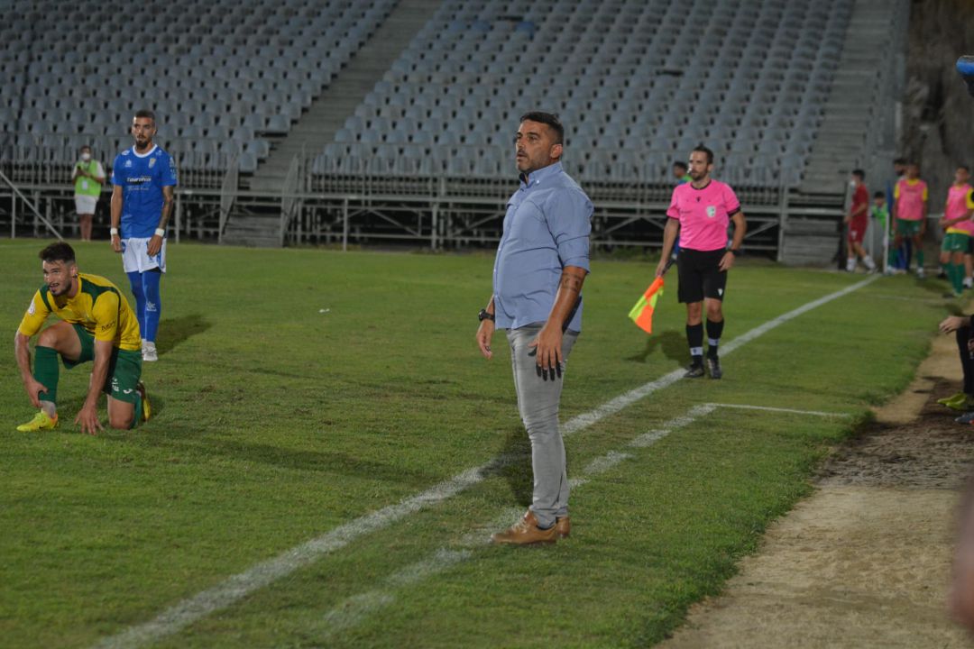 Emilio Fajardo durante el partido en el Pedro Garrido Emilio Fajardo durante el partido en el Pedro Garrido