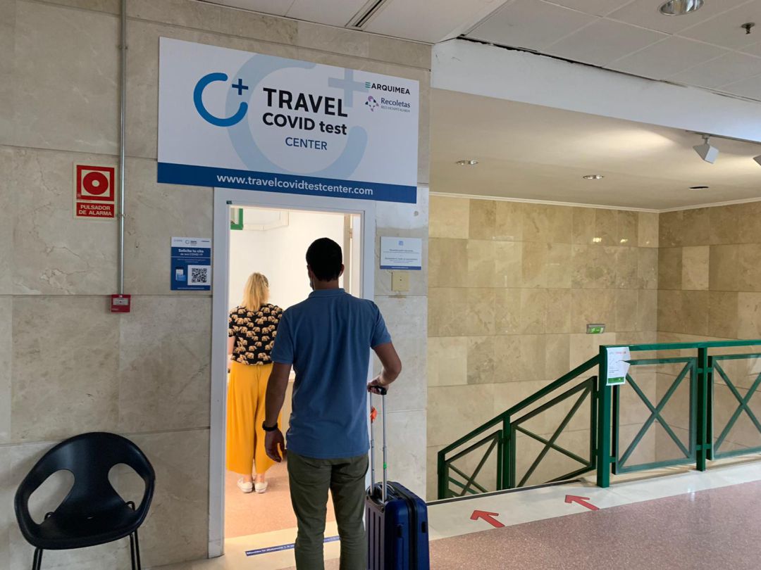 Punto Covid en el aeropuerto de Jerez Punto Covid en el aeropuerto de Jerez