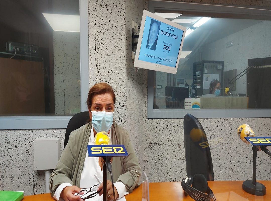 Flora Moure, portavoz del PP ourensano, en el estudio Ramón Puga Flora Moure, portavoz del PP ourensano, en el estudio Ramón Puga
