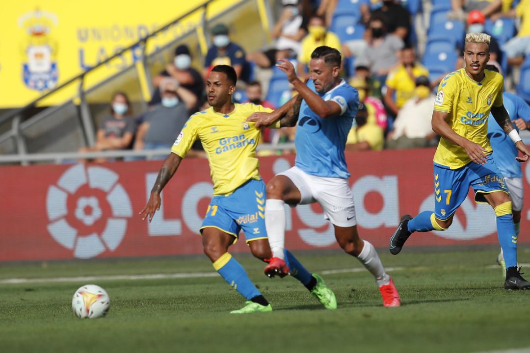 Acción de partido con Jonathan Viera Acción de partido con Jonathan Viera
