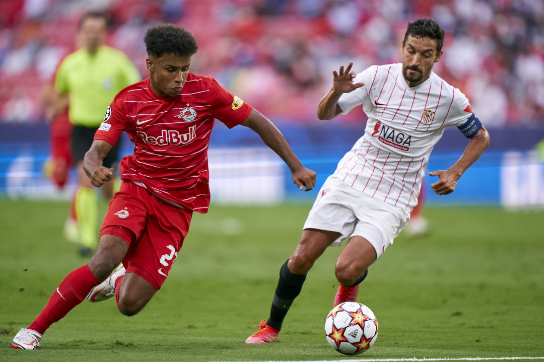 Karim Adeyemi regatea a Jesús Navas durante la primera parte del partido Karim Adeyemi regatea a Jesús Navas durante la primera parte del partido