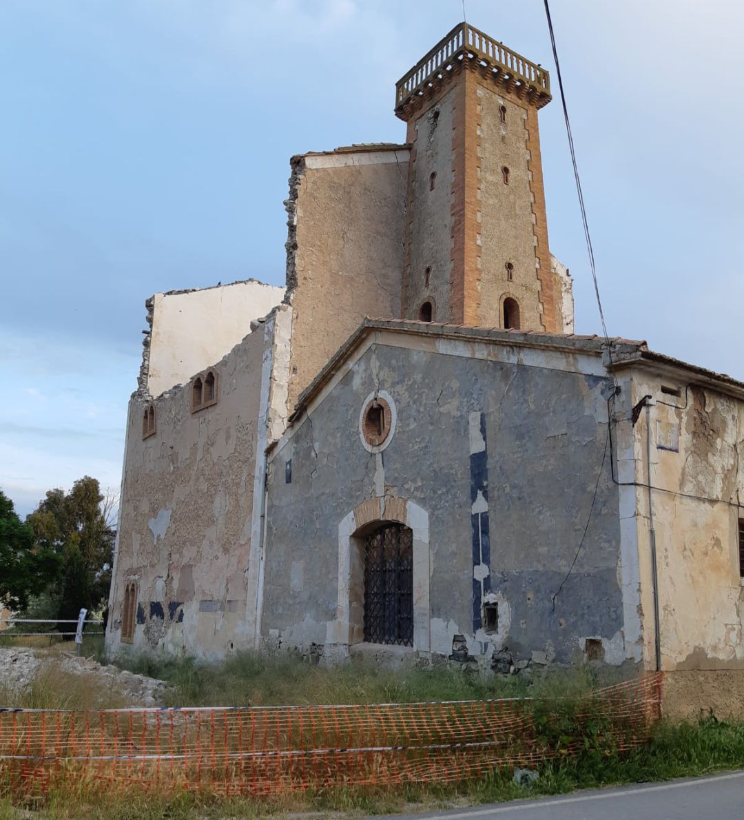La alcoholera de La Colonia de Santa Eulalia en Sax La alcoholera de La Colonia de Santa Eulalia en Sax