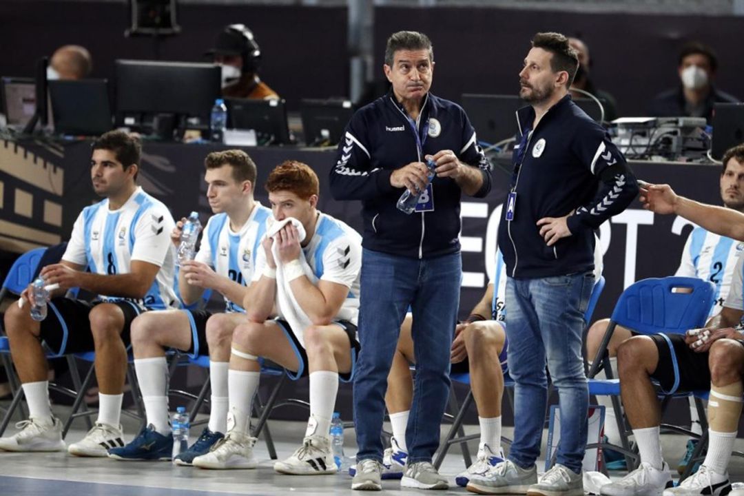 Manolo Cadenas no continuará al frente de la selección argentina de balonmano Manolo Cadenas no continuará al frente de la selección argentina de balonmano