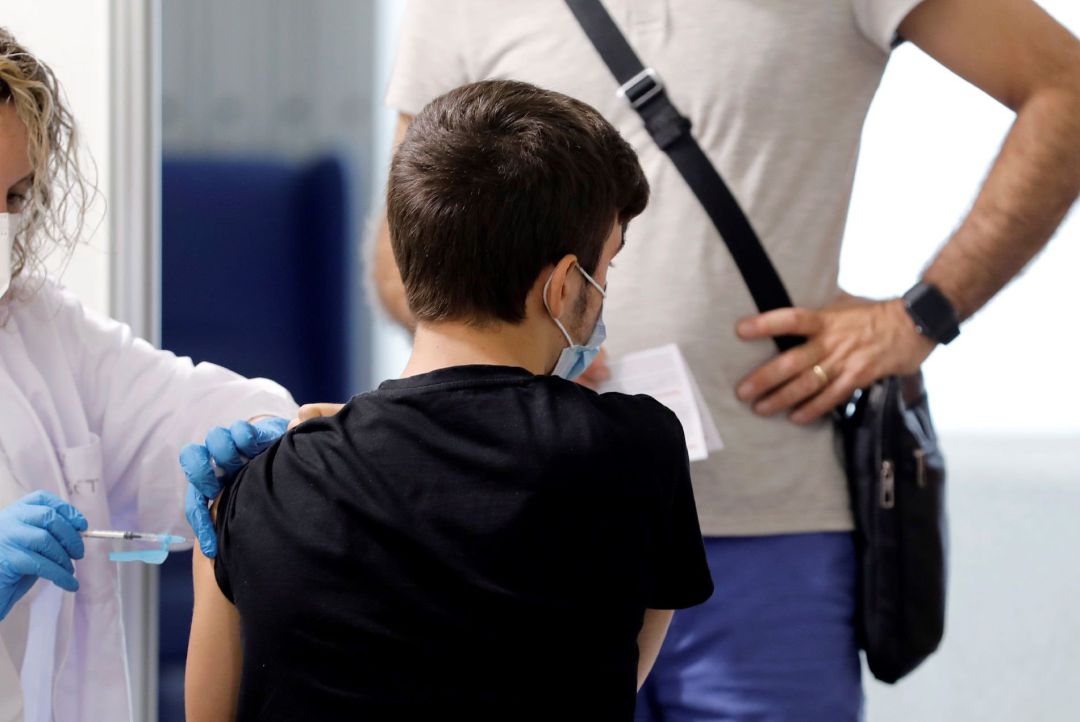 La Conselleria de Sanidad Universal administra desde este martes en los 133 puntos de vacunación masiva la dosis de la vacuna Covid-19 sin necesidad de cita previa La Conselleria de Sanidad Universal administra desde este martes en los 133 puntos de vacunación masiva la dosis de la vacuna Covid-19 sin necesidad de cita previa
