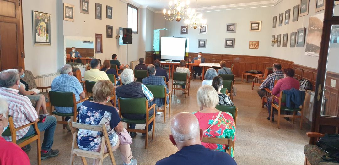 Reunión de Marnotes con los veinos de Lavadores Reunión de Marnotes con los veinos de Lavadores