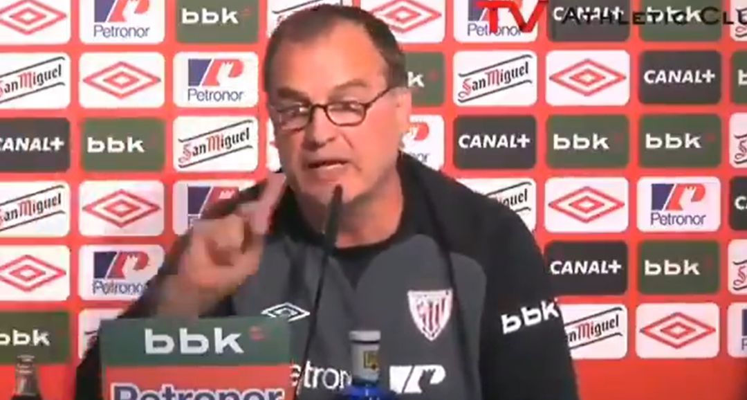 Bielsa, durante una rueda de prensa, en su etapa en el Athletic Bielsa, durante una rueda de prensa, en su etapa en el Athletic