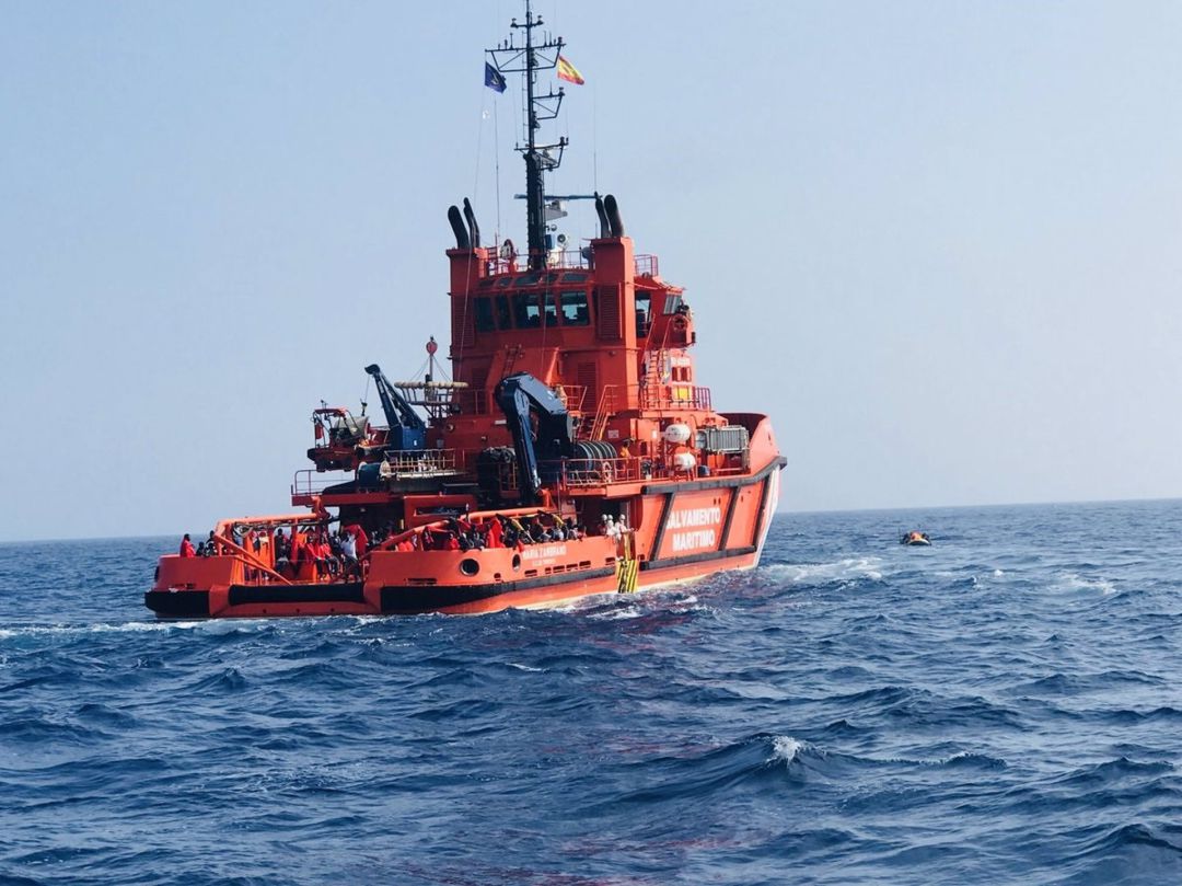 Una embarcación de Salvamento Marítimo. Una embarcación de Salvamento Marítimo.