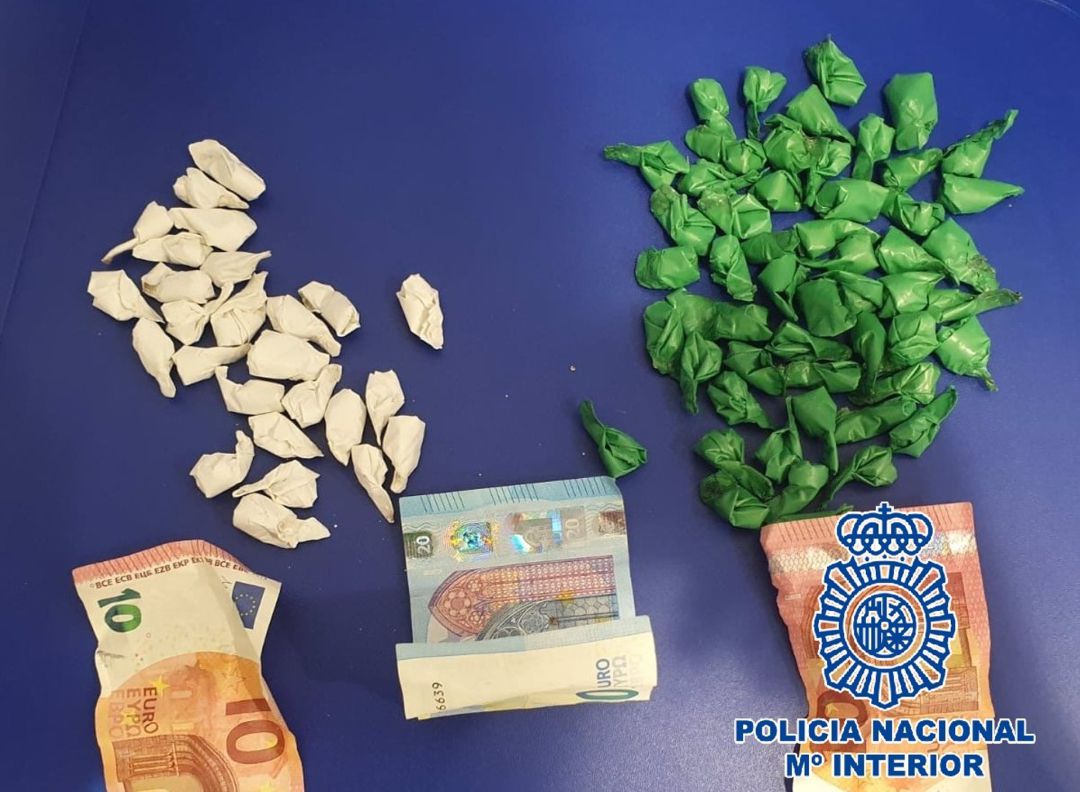 Droga y dinero intervenido en una de las operaciones Droga y dinero intervenido en una de las operaciones