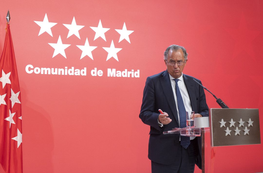 El consejero y portavoz del Gobierno de la Comunidad de Madrid, Enrique Ossorio, en declaraciones a los medios de comunicación en la sede del Gobierno regional el pasado a 6 de septiembre. El consejero y portavoz del Gobierno de la Comunidad de Madrid, Enrique Ossorio, en declaraciones a los medios de comunicación en la sede del Gobierno regional el pasado a 6 de septiembre.
