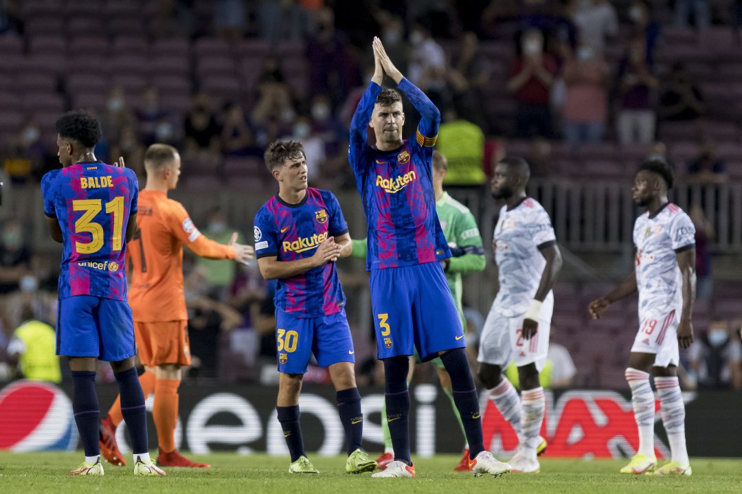 Piqué se dirige al público tras caer derrotado ante el Bayern Piqué se dirige al público tras caer derrotado ante el Bayern
