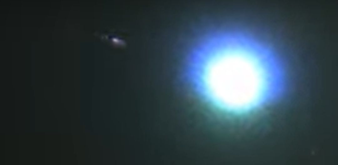 Imagen del meteoroide tras la colisión con la atmósfera Imagen del meteoroide tras la colisión con la atmósfera