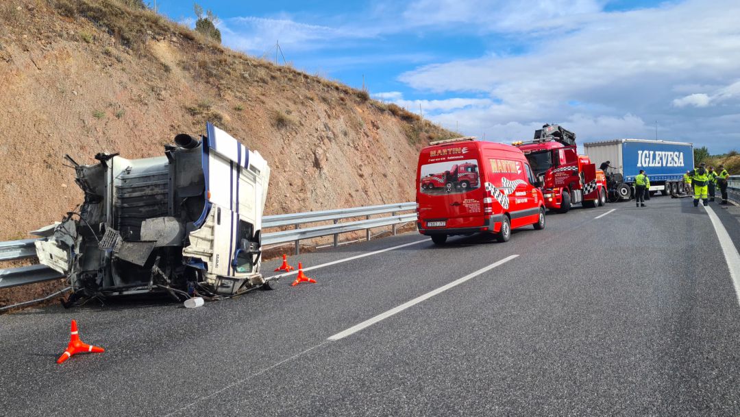Trasladado al Santos Reyes un camionero accidentado en Honrubia de la Cuesta Trasladado al Santos Reyes un camionero accidentado en Honrubia de la Cuesta