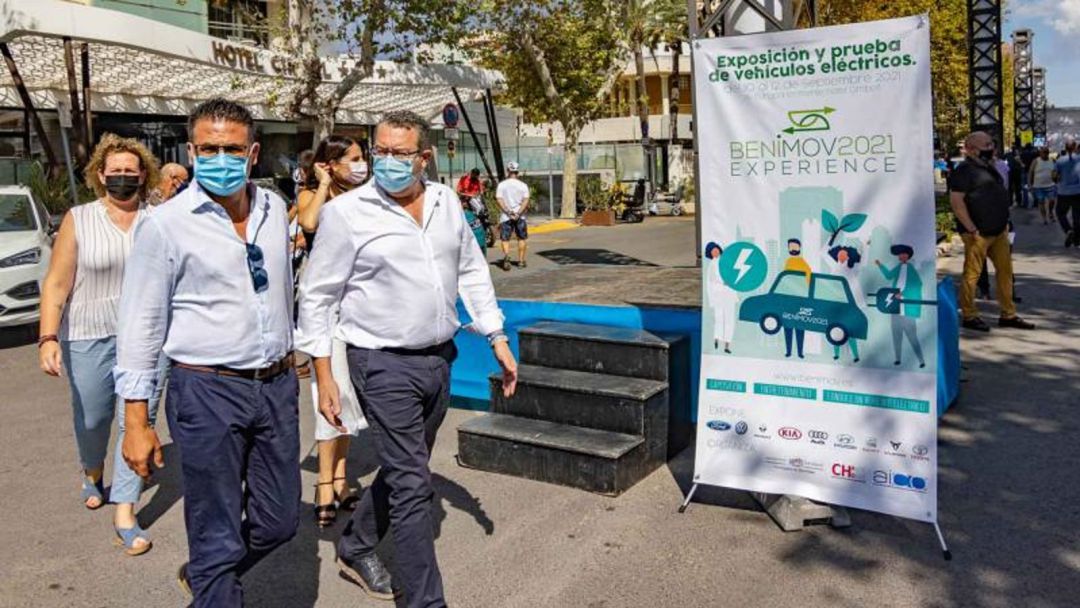 Alcalde y concejal de Movilidad en la Feria de la Movilida Alcalde y concejal de Movilidad en la Feria de la Movilida