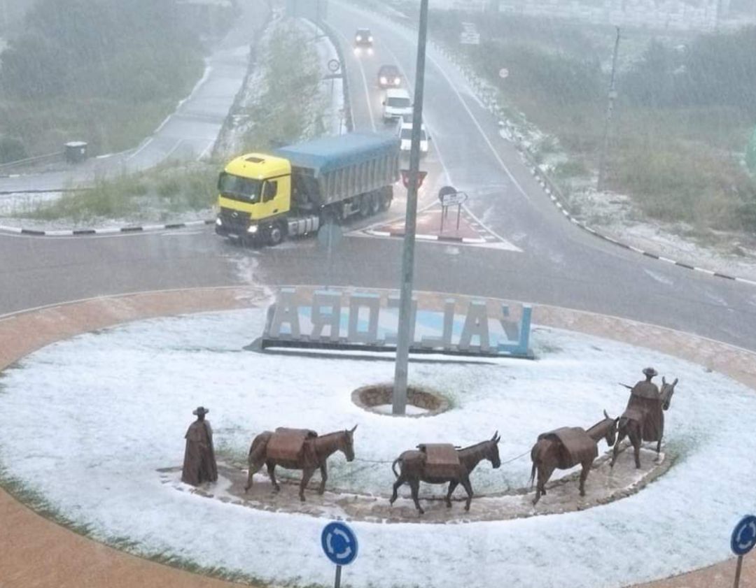 Imagen de la rotonda de acceso a l'Alcora Imagen de la rotonda de acceso a l'Alcora