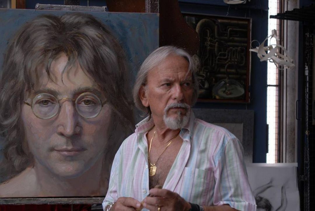 Àlex Alemany en su estudio con una de sus obras Àlex Alemany en su estudio con una de sus obras