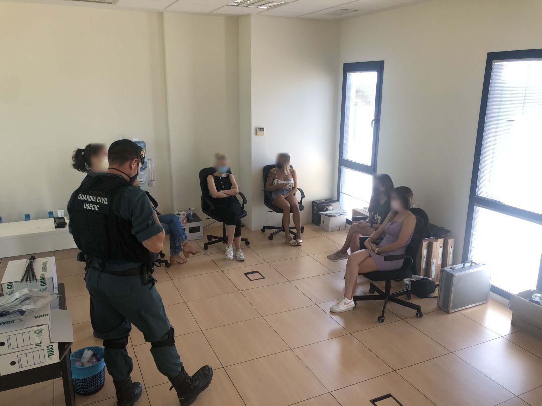 21 personas detenidas en la Operación Aberantum de estafa a ancianos en toda España 21 personas detenidas en la Operación Aberantum de estafa a ancianos en toda España