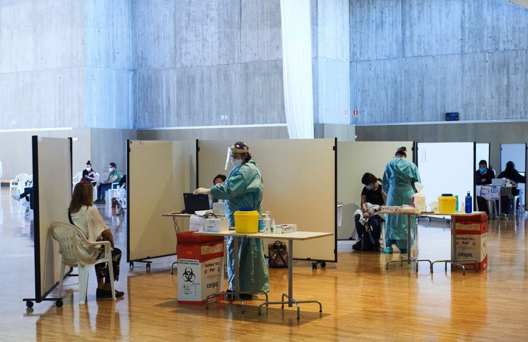 Vacunación contra el Covid en el Palacio de Exposiciones de Santander. Vacunación contra el Covid en el Palacio de Exposiciones de Santander.