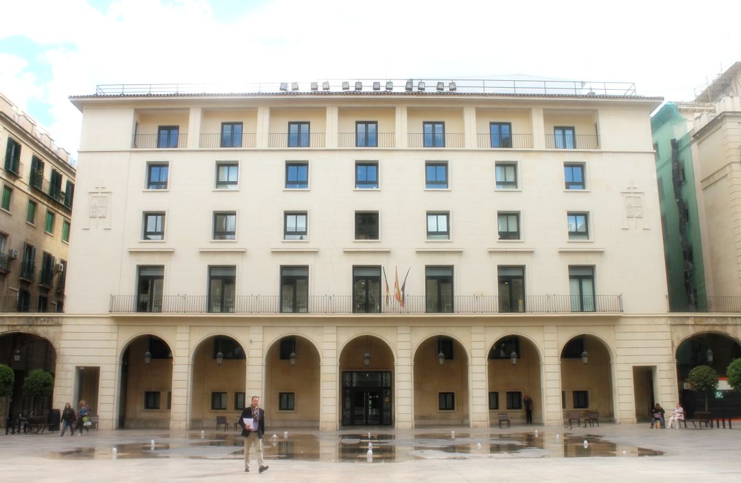 Fachada de la Audiencia Provincial de Alicante Fachada de la Audiencia Provincial de Alicante
