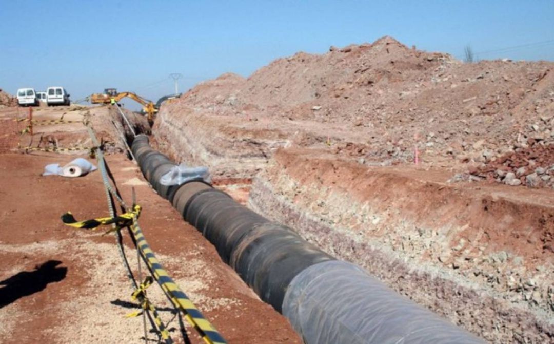 Esta primera fase abastecerá a alrededor de 80.000 habitantes Esta primera fase abastecerá a alrededor de 80.000 habitantes