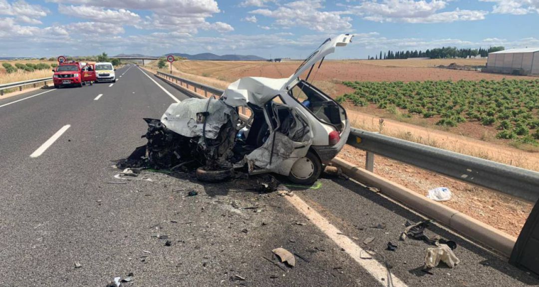 Un fallecido y cinco heridos de diversa gravedad, en un choque frontal entre dos turismos en la N-430 Un fallecido y cinco heridos de diversa gravedad, en un choque frontal entre dos turismos en la N-430