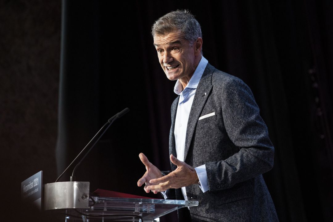 El exportavoz de Ciudadanos en las Cortes Valencianas y director de la oficina de El Español, Toni Cantó, interviene en la presentación de la Oficina del Español, en el Círculo de Bellas Artes. El exportavoz de Ciudadanos en las Cortes Valencianas y director de la oficina de El Español, Toni Cantó, interviene en la presentación de la Oficina del Español, en el Círculo de Bellas Artes.
