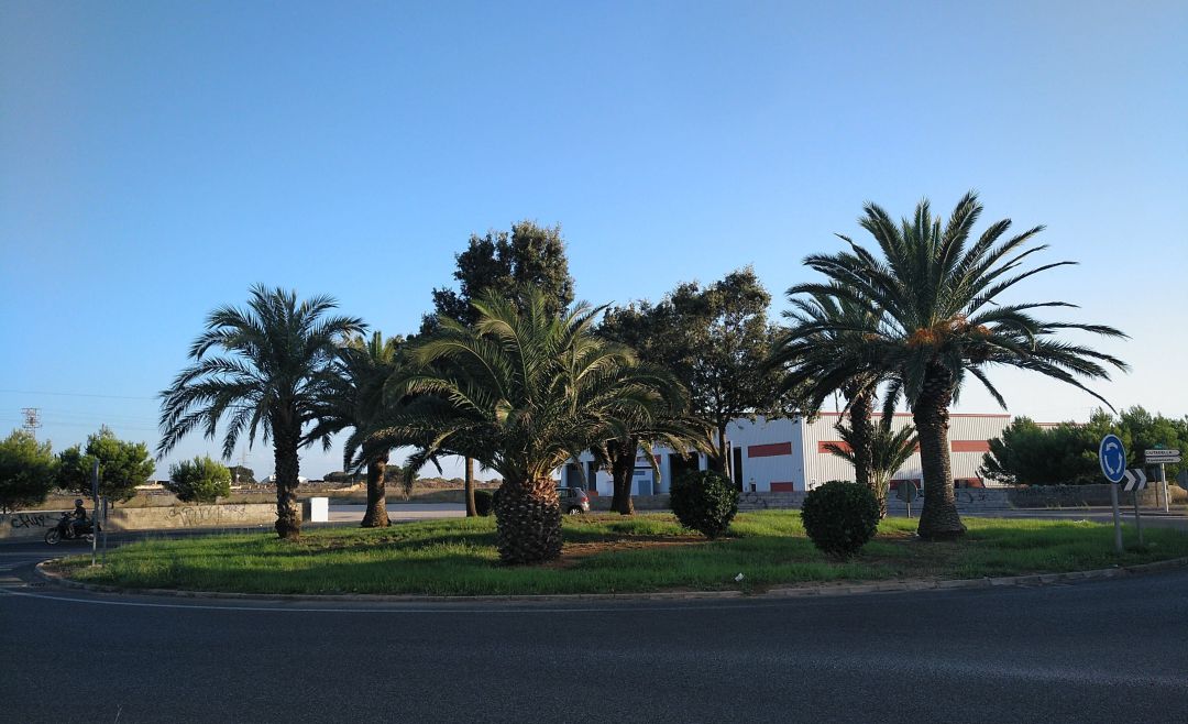 Les empreses privadespodran finançar els treballs de jardineria a canvi de tenir més visibilitat a les cruïlles. Les empreses privadespodran finançar els treballs de jardineria a canvi de tenir més visibilitat a les cruïlles.