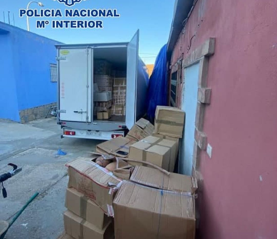 La Policía y la DEA intervienen en Algeciras 8 toneladas de hachis a una banda de Cambados La Policía y la DEA intervienen en Algeciras 8 toneladas de hachis a una banda de Cambados