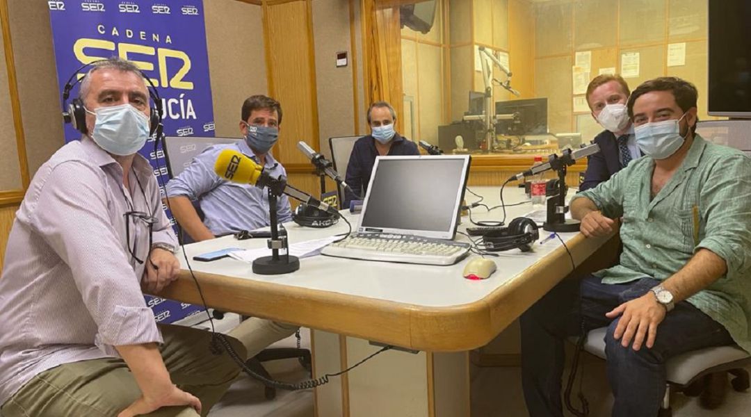 De izquierda a derecha, en la tertulia del Toreo, Paco García, Eduardo Dávila Miura, Álvaro Rodríguez del Moral, Jesús Bayort y José Manuel Peña De izquierda a derecha, en la tertulia del Toreo, Paco García, Eduardo Dávila Miura, Álvaro Rodríguez del Moral, Jesús Bayort y José Manuel Peña