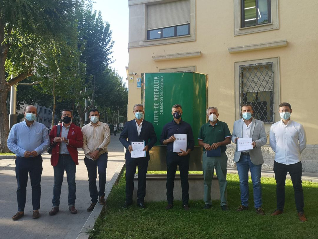 Los alcaldes de la comarca de Cazorla entregan el informe de daños a las administraciones Los alcaldes de la comarca de Cazorla entregan el informe de daños a las administraciones