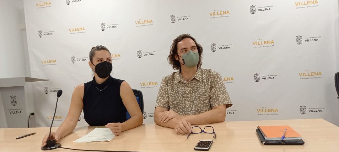 La concejala de cultura, y el director de la Sede Universitaria La concejala de cultura, y el director de la Sede Universitaria