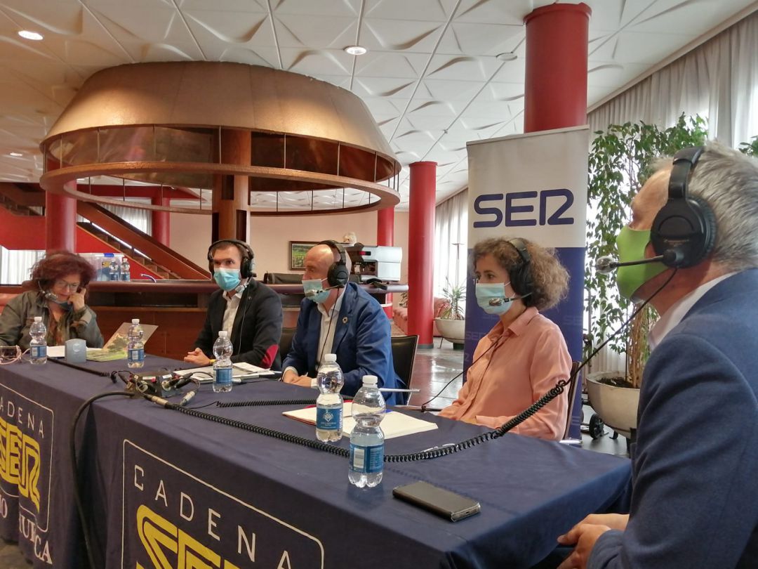 Emisión de Hoy por Hoy Aragón desde las Jornadas de Agricultura de Montaña de Jaca (Huesca) Emisión de Hoy por Hoy Aragón desde las Jornadas de Agricultura de Montaña de Jaca (Huesca)