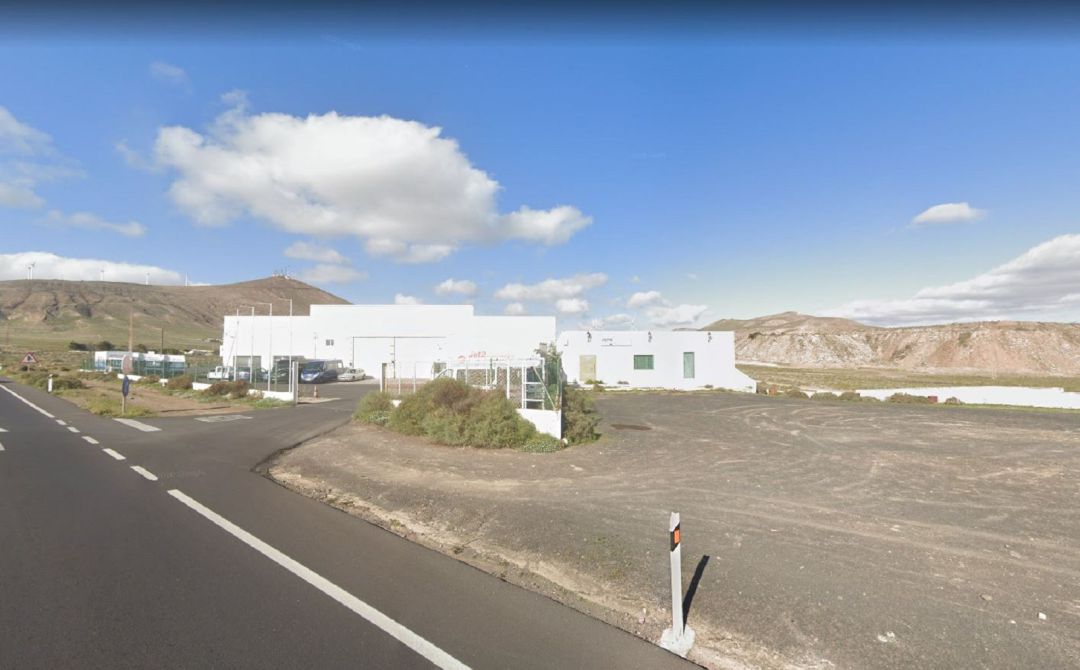 Nave en la que se encuentra el Centro de Acogida Temporal (CATE) de Lanzarote. Nave en la que se encuentra el Centro de Acogida Temporal (CATE) de Lanzarote.