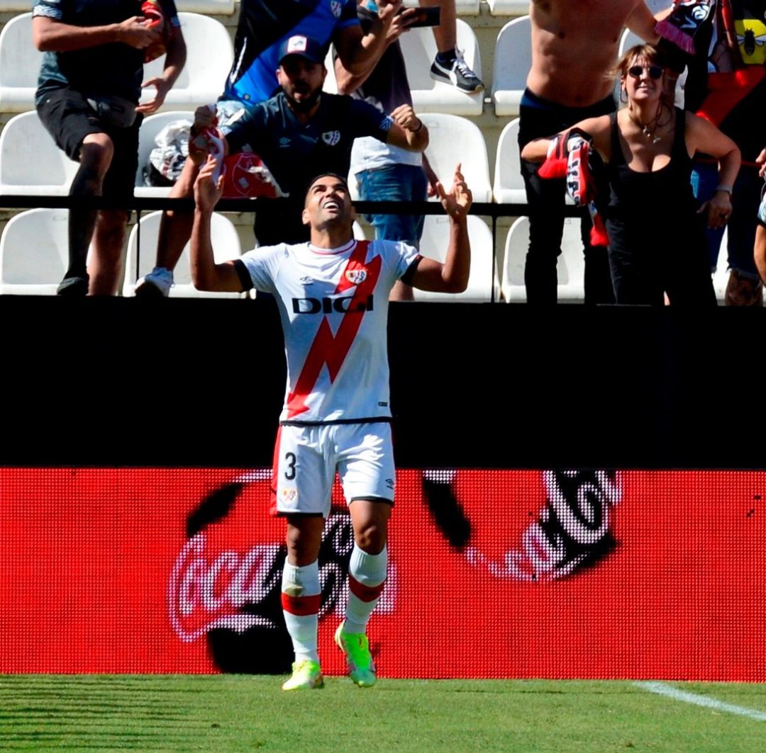 Radamel Falcao celebra su primero gol Radamel Falcao celebra su primero gol