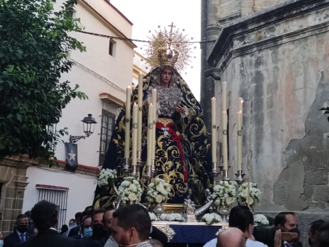 La Virgen de la Estrella este viernes saliendo de la Iglesia de San Marcos La Virgen de la Estrella este viernes saliendo de la Iglesia de San Marcos