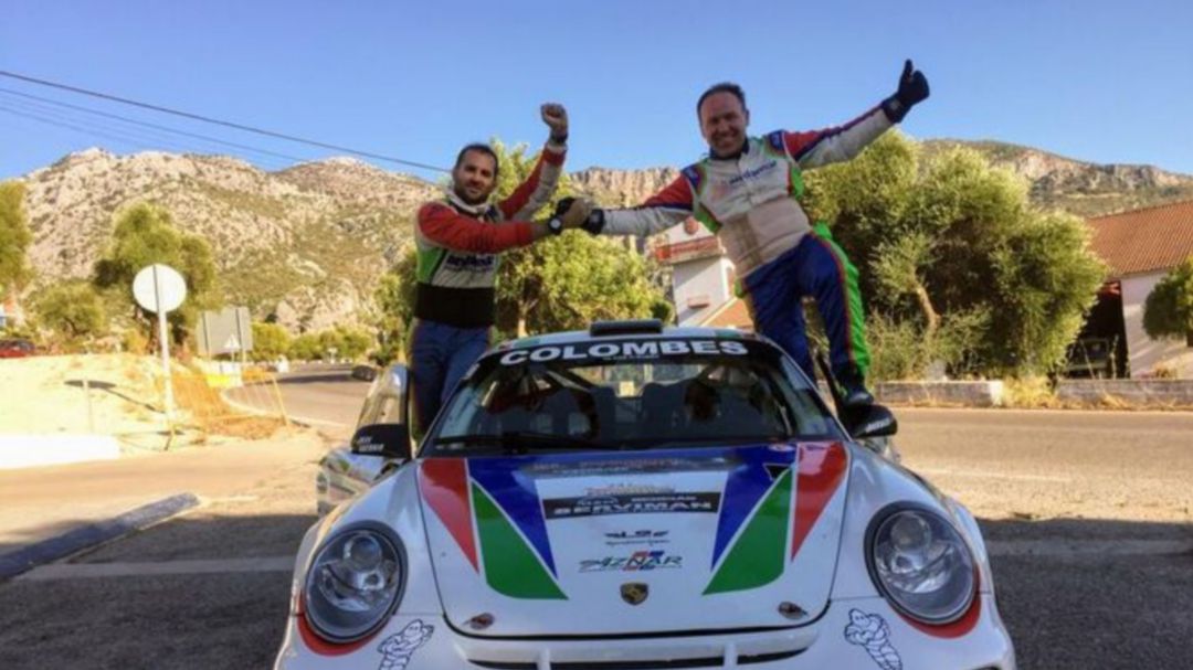 Aznar celebra con su copiloto la victoria en el Sierra de Cádiz Aznar celebra con su copiloto la victoria en el Sierra de Cádiz