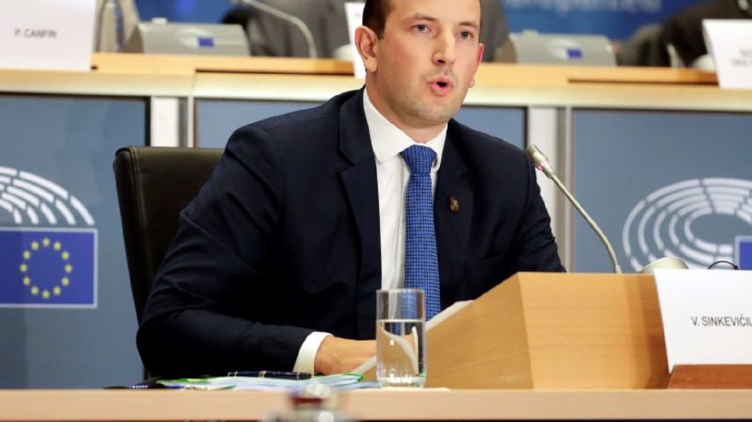 Virginijus Sinkevicius, comisario europeo para el Medio Ambiente y los Océanos, ante el Parlamento Europeo en Bruselas Virginijus Sinkevicius, comisario europeo para el Medio Ambiente y los Océanos, ante el Parlamento Europeo en Bruselas
