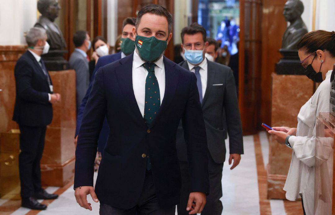 El líder de Vox, Santiago Abascal, a su llegada a la sesión de control al Gobierno celebrada este miércoles en el Congreso. El líder de Vox, Santiago Abascal, a su llegada a la sesión de control al Gobierno celebrada este miércoles en el Congreso.