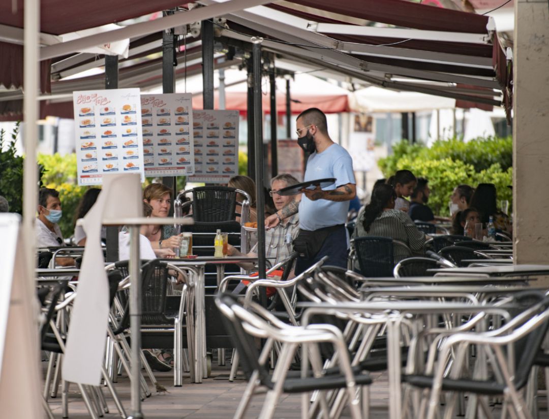 El sector de la hostelería, perjudicado por su convenio colectivo desfasado. El sector de la hostelería, perjudicado por su convenio colectivo desfasado.