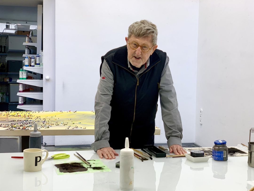 El pintor Juan Genovés, fallecido en 2020, expone en sus memorias publicadas recientemente los abusos a los que fue sometido por Alfons Roig. El pintor Juan Genovés, fallecido en 2020, expone en sus memorias publicadas recientemente los abusos a los que fue sometido por Alfons Roig.